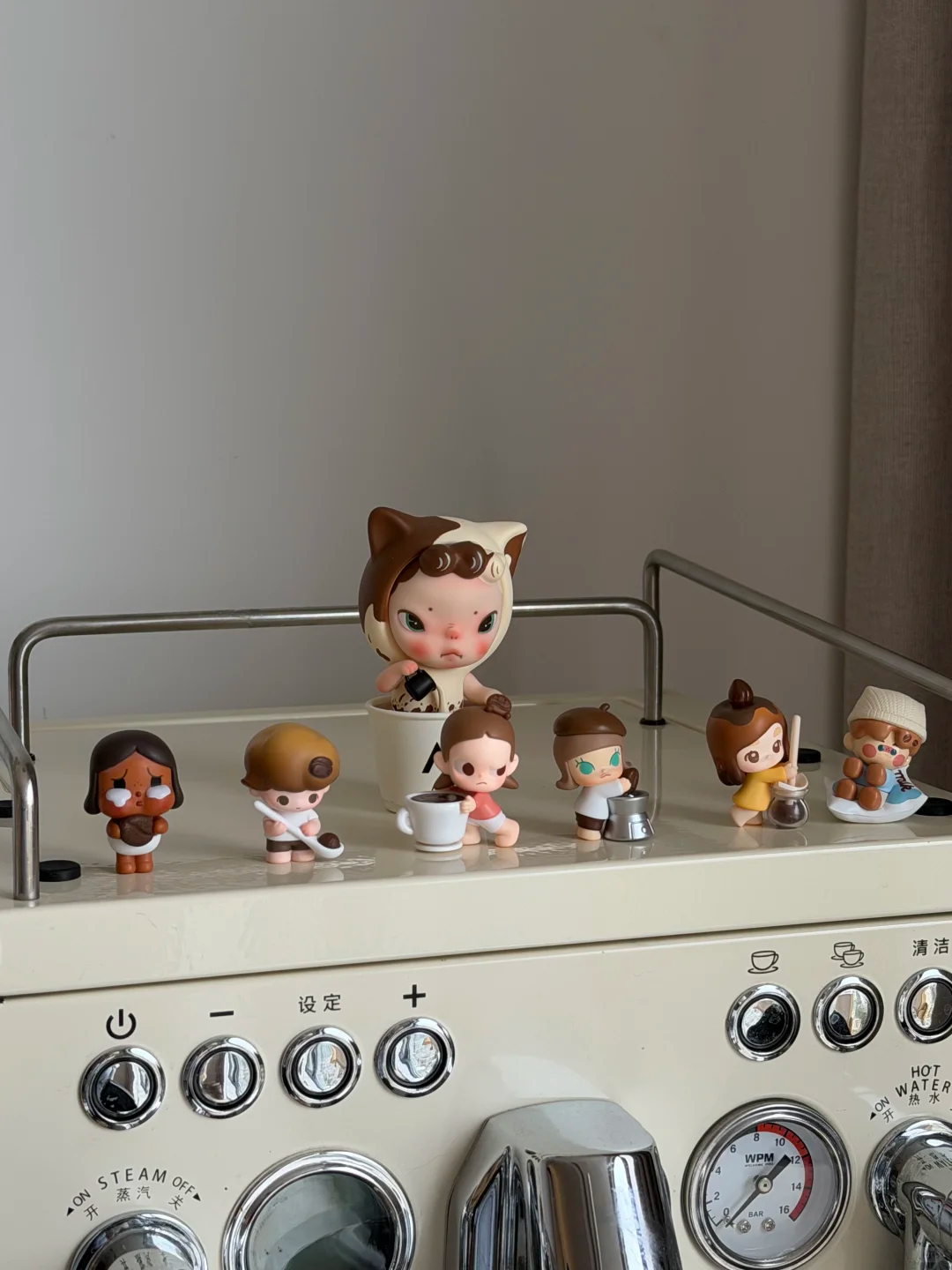 泡泡玛特进军家电行业 2025年泡泡玛特371.2亿的营收里毛绒品类已经超越手办