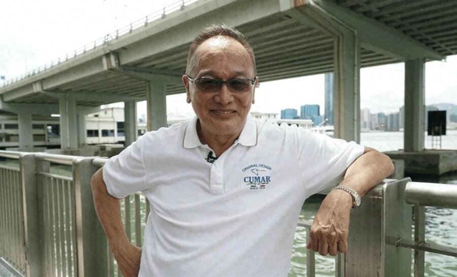 77 岁曹查理坦言，外甥张智霖赚够三辈子钱，自己无儿无女独居内地 