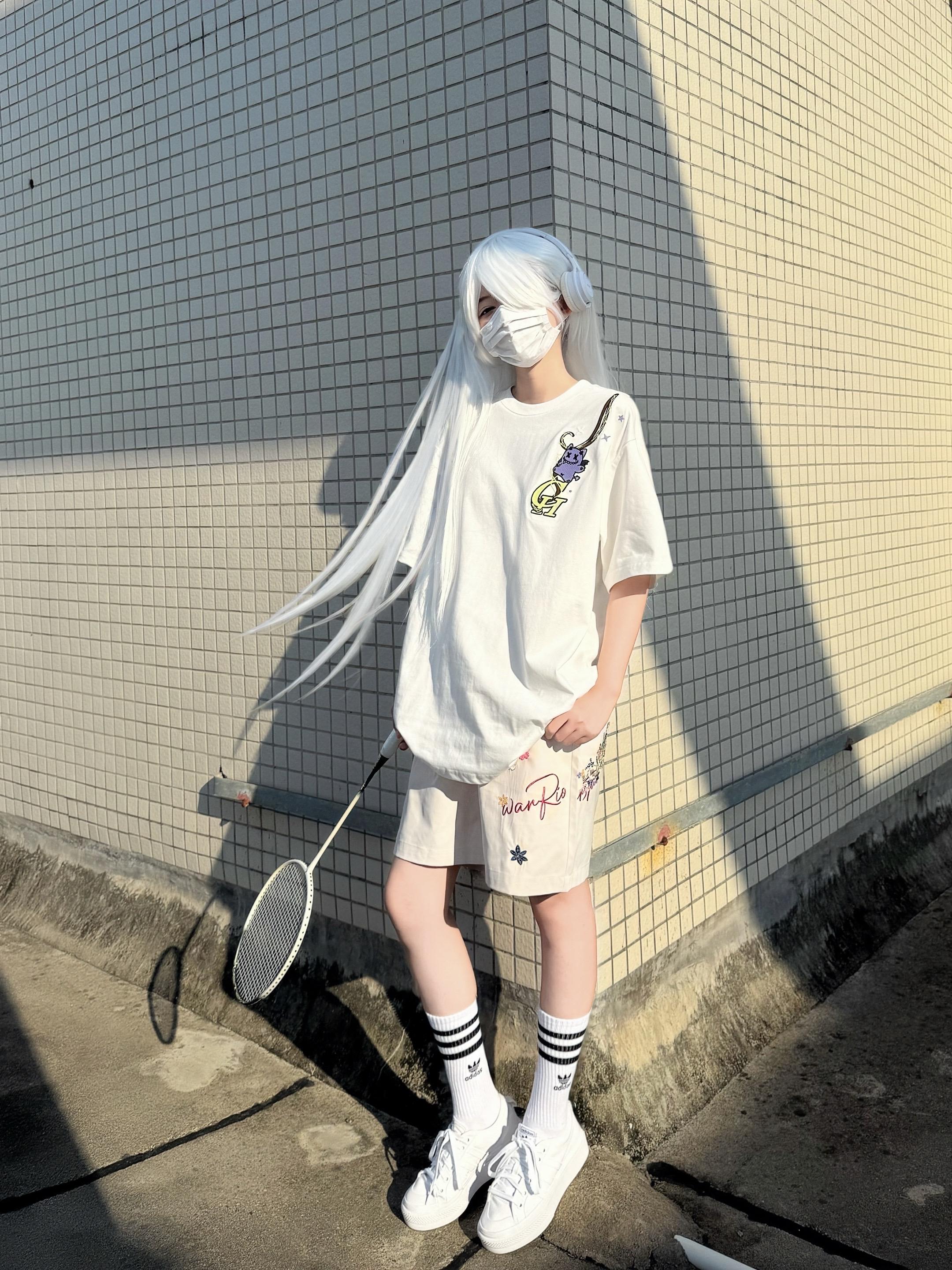 接我一球！🏸。
