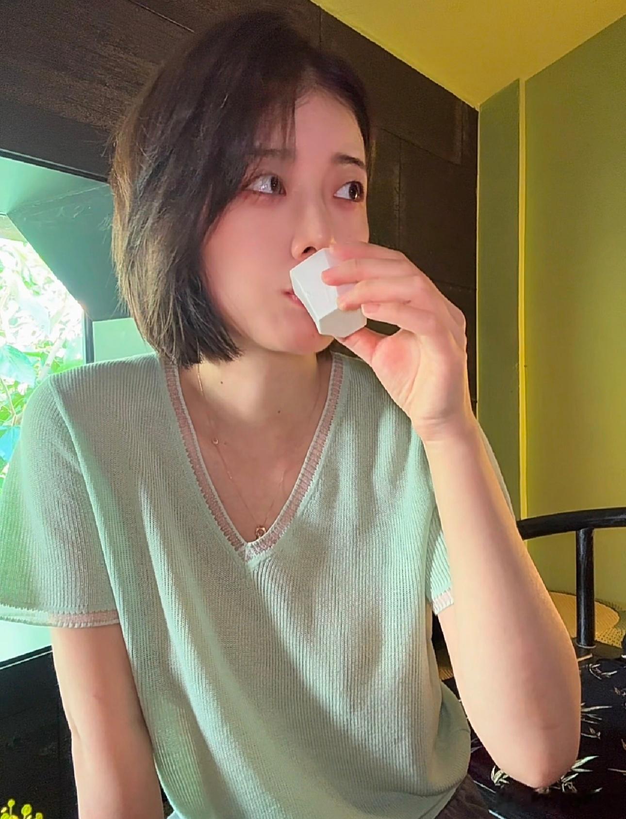 好朋友永远是疲惫生活里的解药，作为一个各个平台有一些粉丝的小博主，我真的觉得超级