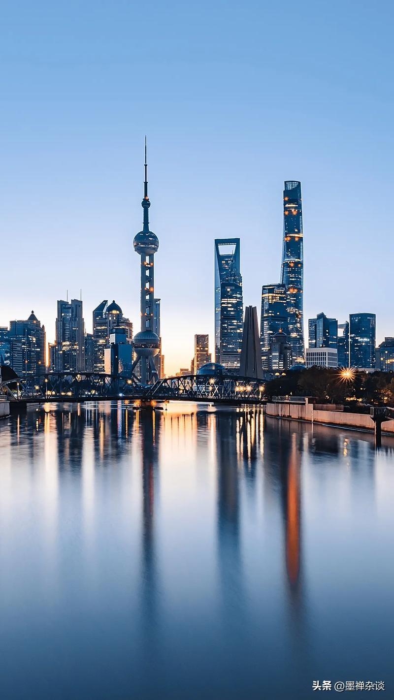 未来十年，我眼中楼市最具爆发力的“黄金八城”，
分别是：深圳、上海、北京、广州、
