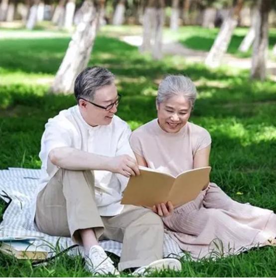 90岁老奶奶给世人的忠告：人生最大的“烂牌”，不是穷困潦倒，也不是亲情淡薄，而是