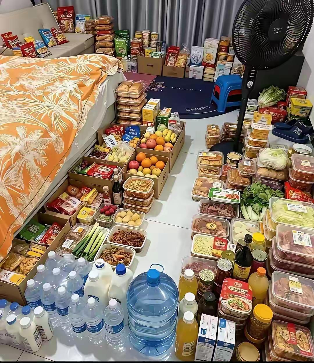 采购了这么多食品，够一个人躺平两个月吃吗？