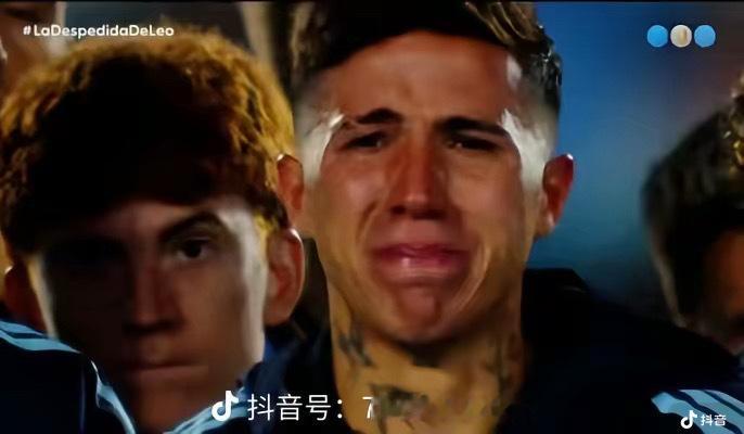 人不能在年轻的时候遇见太惊艳的人 ​​​