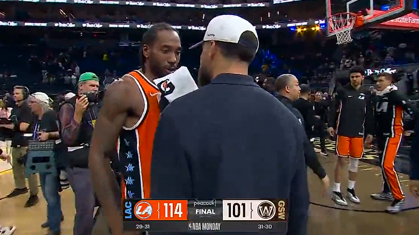 比赛结束，快船114-101勇士，快船还差勇士1.5个胜场。 