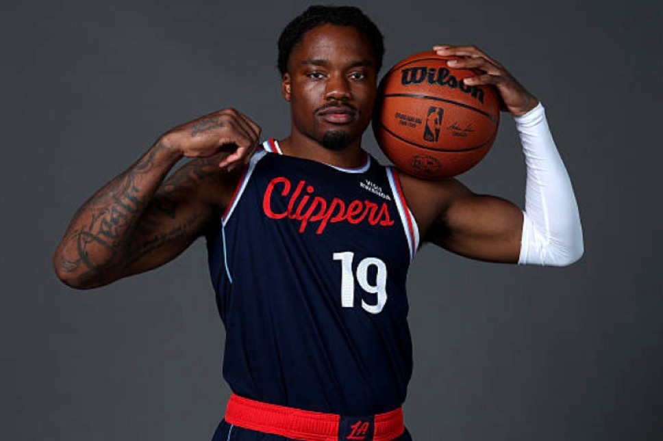 Shams：快船队将与前锋贾米尔·特尔福特签订一份双向 NBA 合同。 ​​​