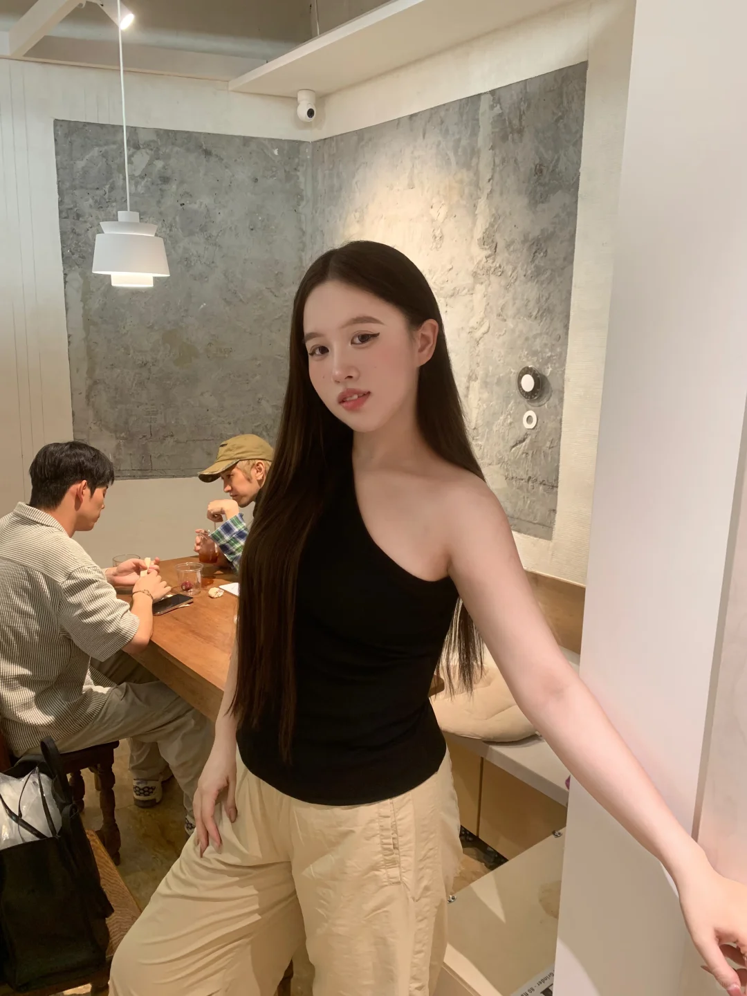 最近好火的斜肩t