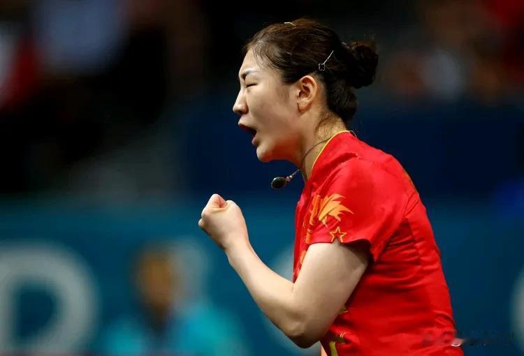 在没有人能够质疑陈梦，没有人能够质疑三年前她在夺冠后高呼属于我的时代来了。
与孙