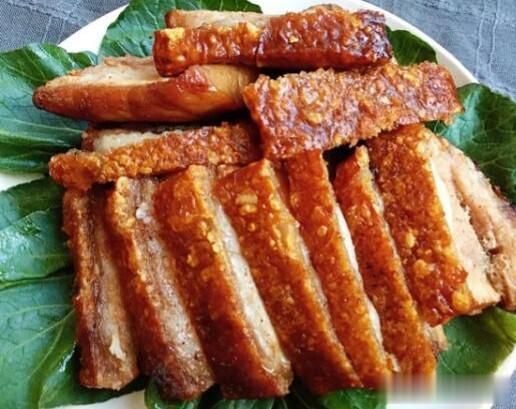 #这就是爆款# 分享道迷迭香脆皮五花肉，很少有人抵抗住它的诱惑力的，反正我是超级