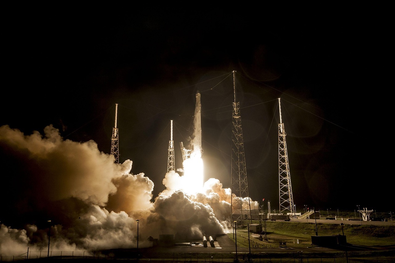 2.1万亿美元市值，90倍市销率。SpaceX的IPO在财务上已是怪物级存在，但