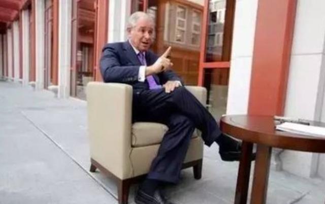 犹太学者加德·萨阿德抛出惊人预言！他曾经说：“内战即将降临西方，中国有望在未来成