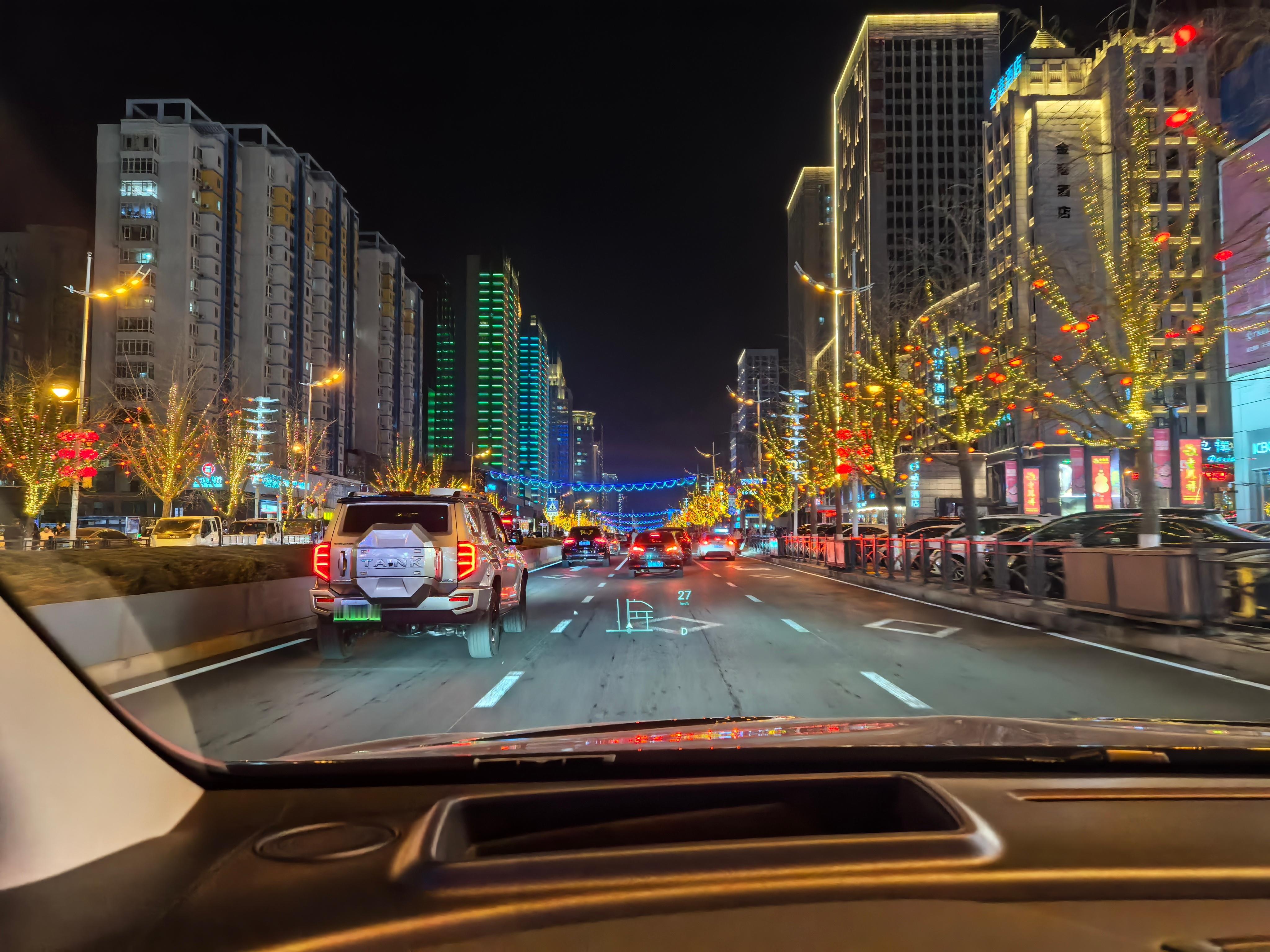 你好2025  愿与旧时归于尽，来年依旧迎花开，祝大家新年快乐！[太阳] 