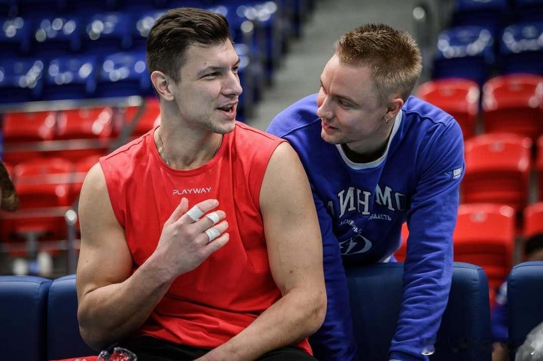 别尔哥罗德训练照，新转会的博德莱斯尼赫已经抵达跟队友一起合练。男排国际排坛动态