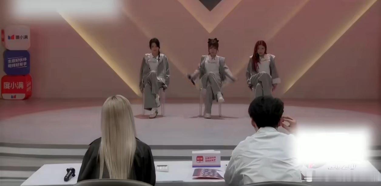 偷偷打开浪姐小考，姐姐们的拼搏瞬间是今日最佳充电！工作间隙也要汲取正能量～上班偷