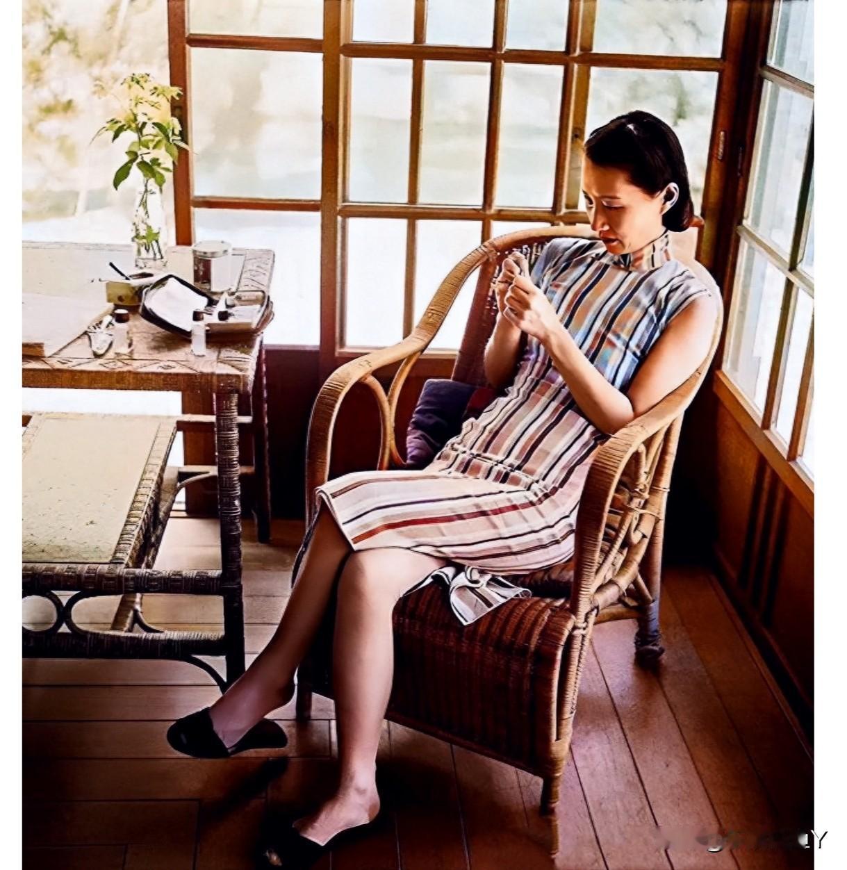 这才是1954年赵四小姐在台湾软禁期间的真实貌相，这可不是演戏，也绝非电视剧中的