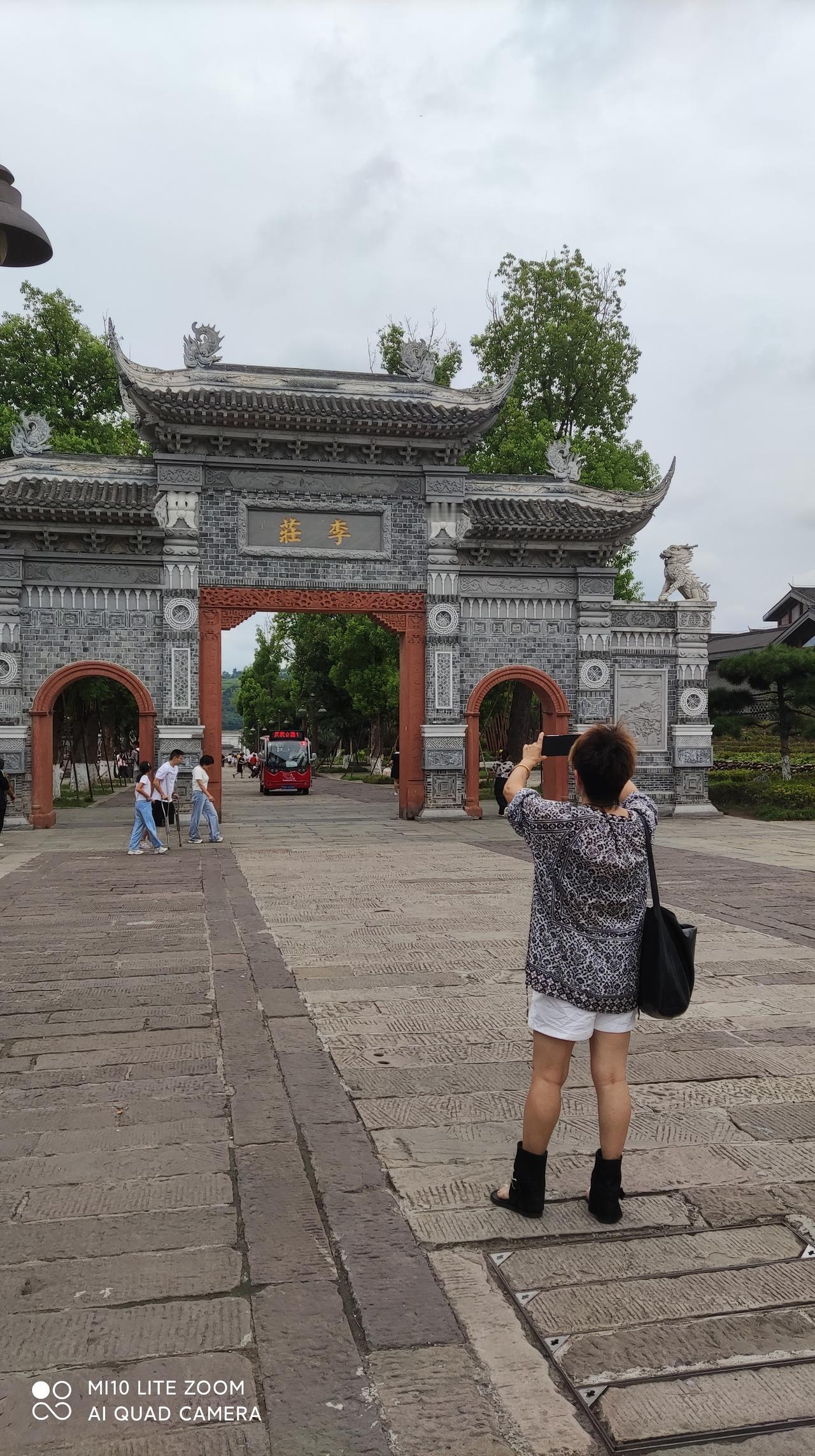 宜宾市李庄。一个风景优美的小镇，值得一看！有历史的厚重还有闻名的美食-李庄白肉！