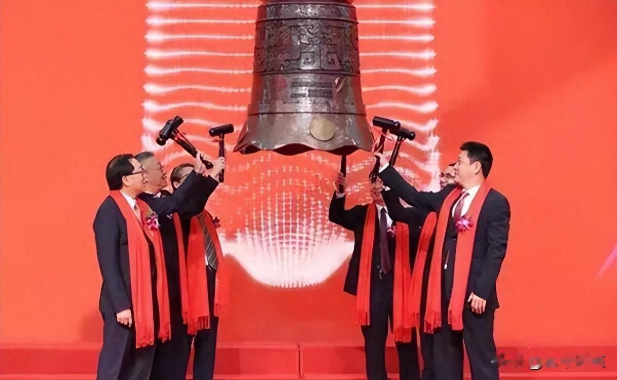 首日涨两倍多，三年亏近八十亿，广州芯片厂到底图什么。

2026年10月13日，