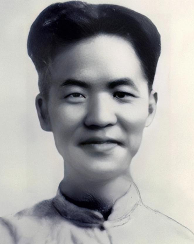 1909年，年仅15岁的邓中夏不得不娶嫂子为妻子，但是哥哥嫂子成婚后的感情很好，