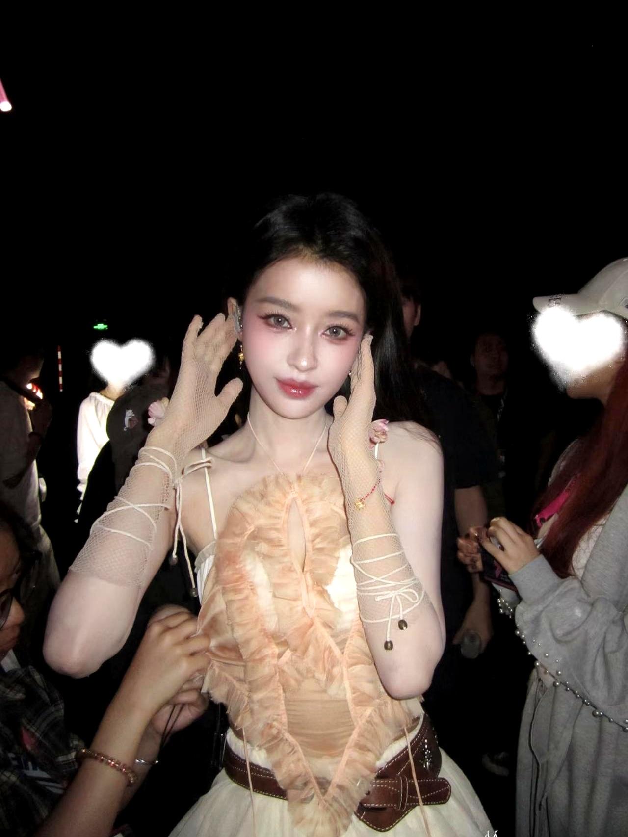 我突然理解孙怡了。
 

真的，就那一瞬间，她蹲在地上哭到全身发抖，我好像看到了