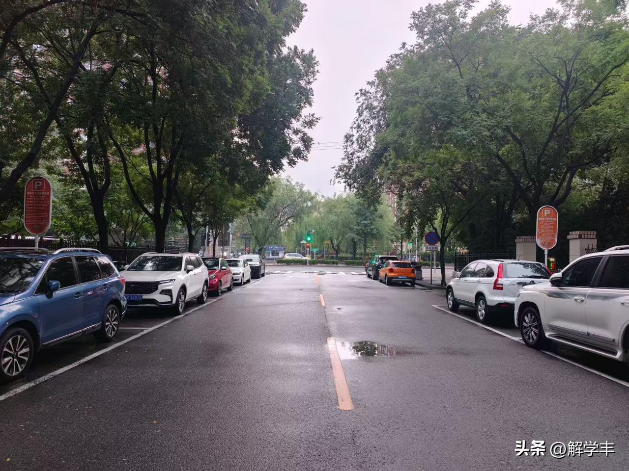 宇树机器人即将上市，炒作机器人板块！
长江存储也要上市，长鑫存储也要上市，宇树机