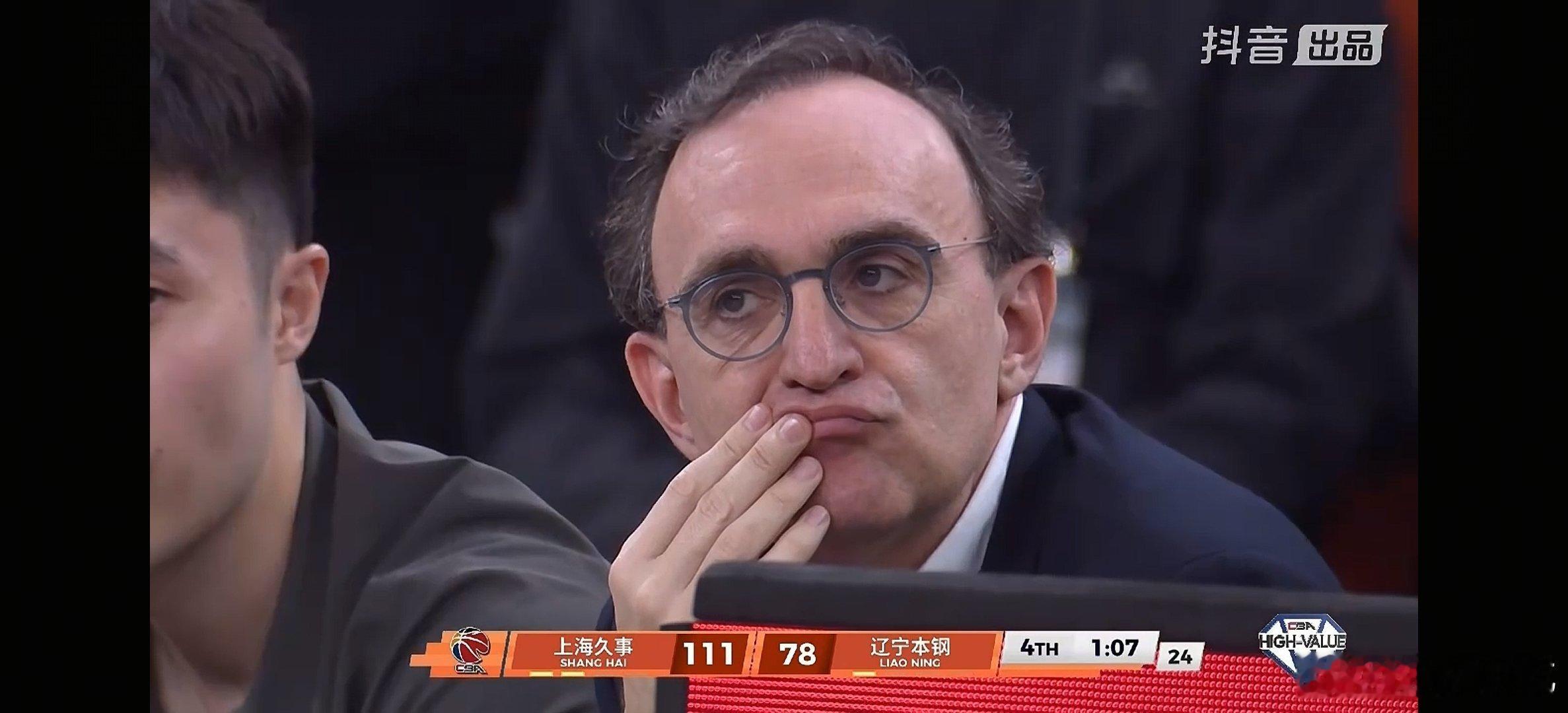 全场结束，辽宁本钢客场惨败上海久事。cba