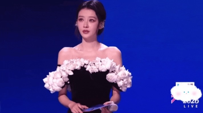 孙怡爆哭天呐 浪姐最后宣布结果这段谁敢看完。。。孙怡姐姐看到手卡立刻爆哭，眼神求