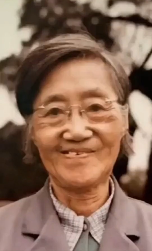 为报效祖国“抛夫弃子”“拒绝”诺贝尔奖，她是“两弹”元勋唯一的女性，为我国核试验