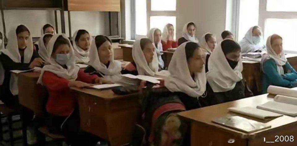 阿富汗永久禁止女性上学，没想到这是21世纪的新闻，确实不可思议不管是在哪个国家，