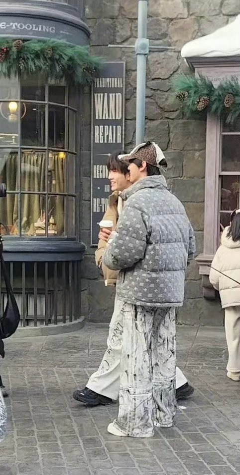 左航苏新皓去环球影城了？