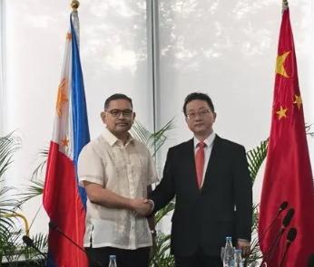 谈成了，菲律宾改口了。近日，菲律宾为了能够缓和关系，和中国进行了沟通交流，并当场