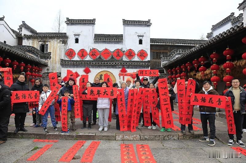 上联：琴棋书画门门晓，如何对下联诗酒花茶样样精