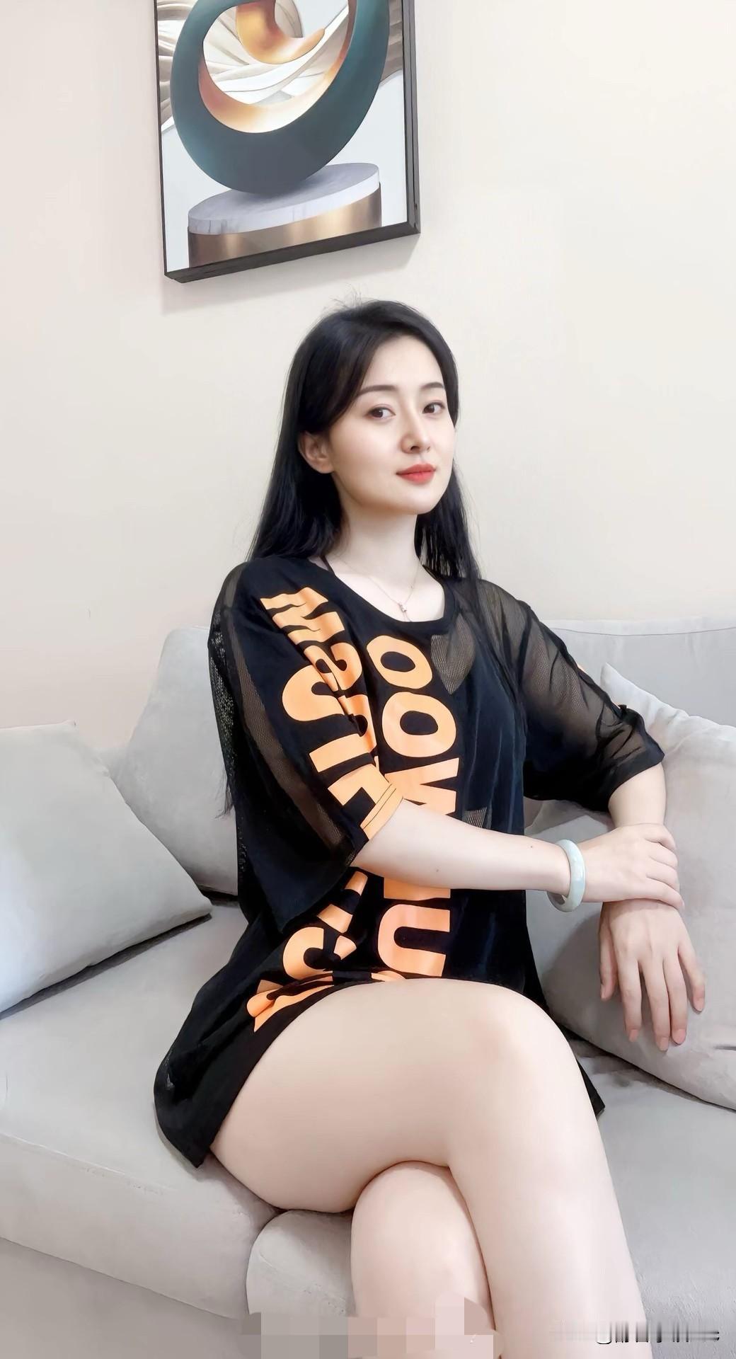 分享一张我在成都兴隆湖露营时拍的照片！去年“五一”我也加入了在湖畔安营扎寨的大军