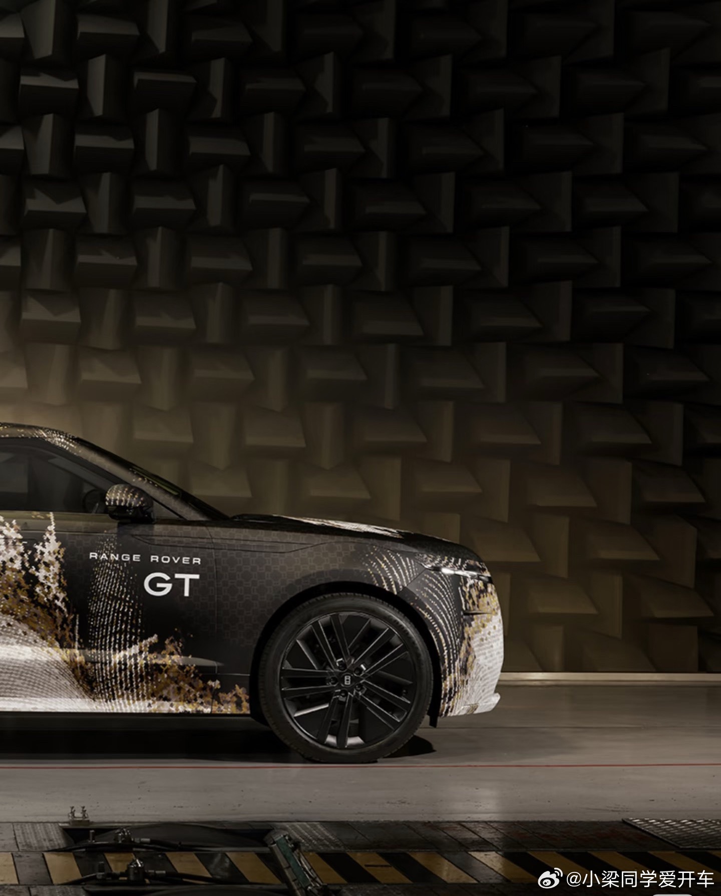 Range Rover GT首发与其说这是一台新的SUV不如说它更像是一台拥有揽