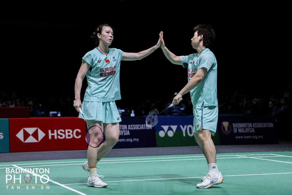 印度公开赛：国羽女单提前锁定决赛席位印度羽毛球公开赛今日进入到八进四争夺，国羽女