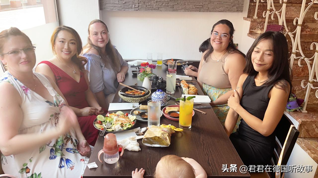 外国闺蜜问：小组赛中国队哪天比赛？我想了一分钟愣是不知道怎么回答。闺蜜聚会，她们