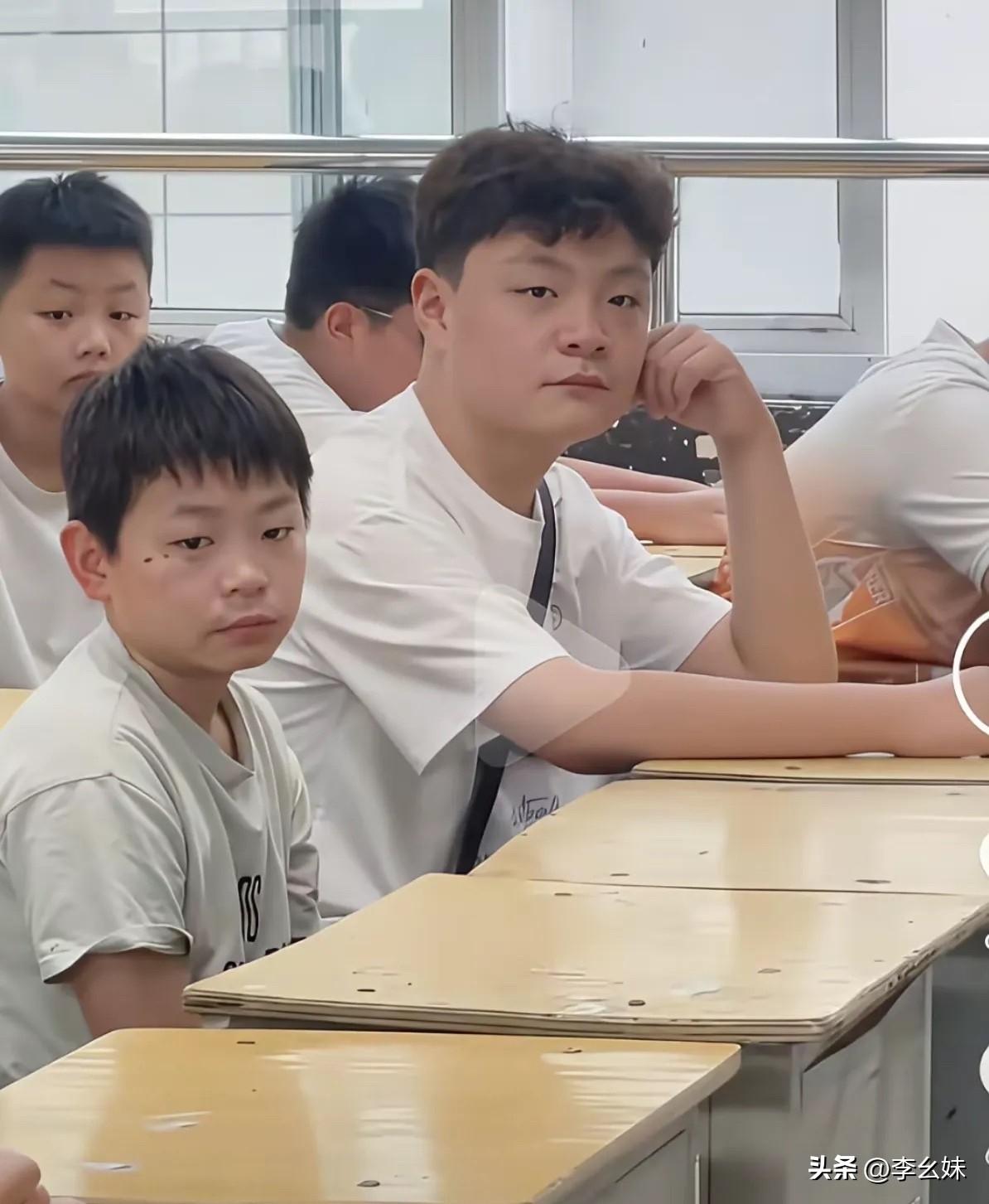 现在的小学生长得也太着急了吧