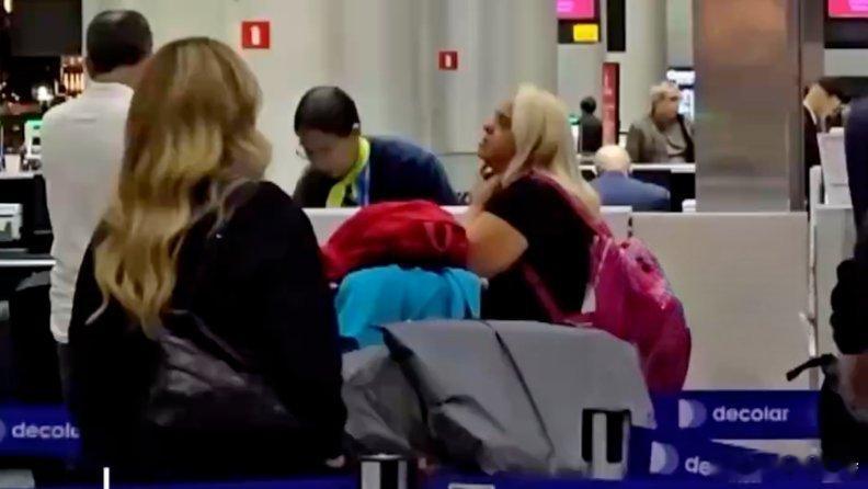 主要原因就是 委内瑞拉滴石油太多太多了......凤凰新闻【记者亲历36小时归途