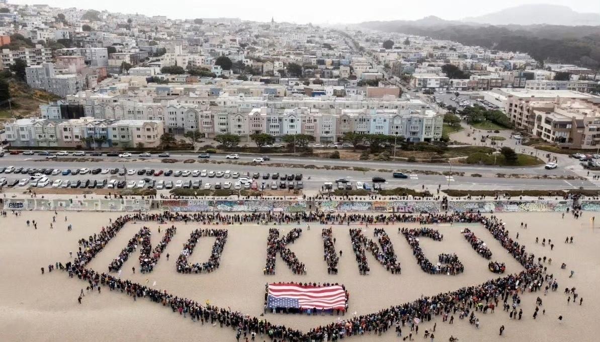 美国多地爆发大规模抗议游行 独立吧，这才是美国各个洲的合适解决方案 ​​​
