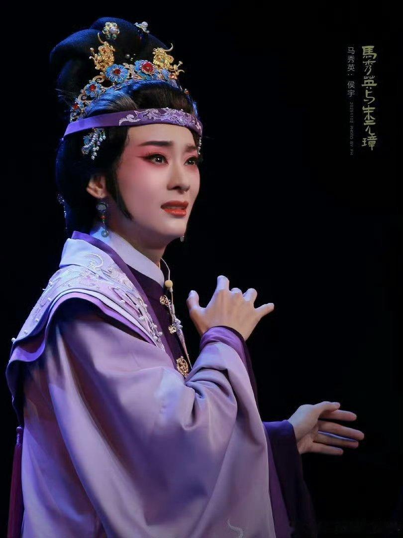 侯宇终于唱了京剧侯宇一唱京剧鸡皮疙瘩起来了！不愧是实力派的戏曲歌手！ 
