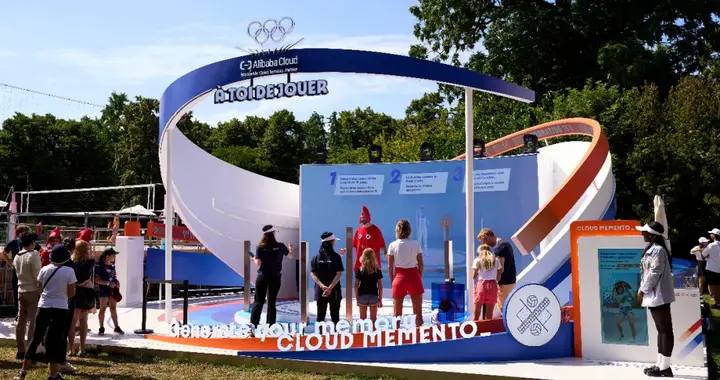 中国AI魔法引爆巴黎街头，NBA巨星、网红组团打卡：有被震撼到！