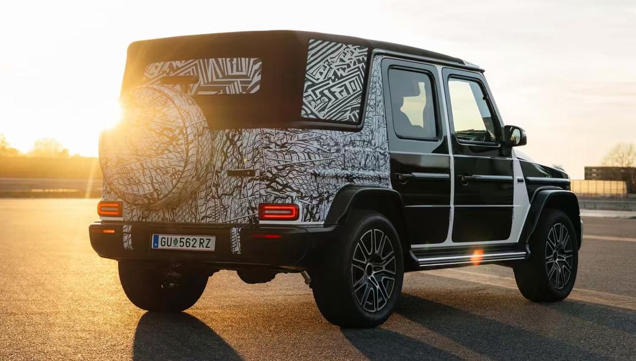 奔驰小G谍照曝光，又一棵“摇钱树”
距离奔驰首次发布MINI版G级的消息已经过去