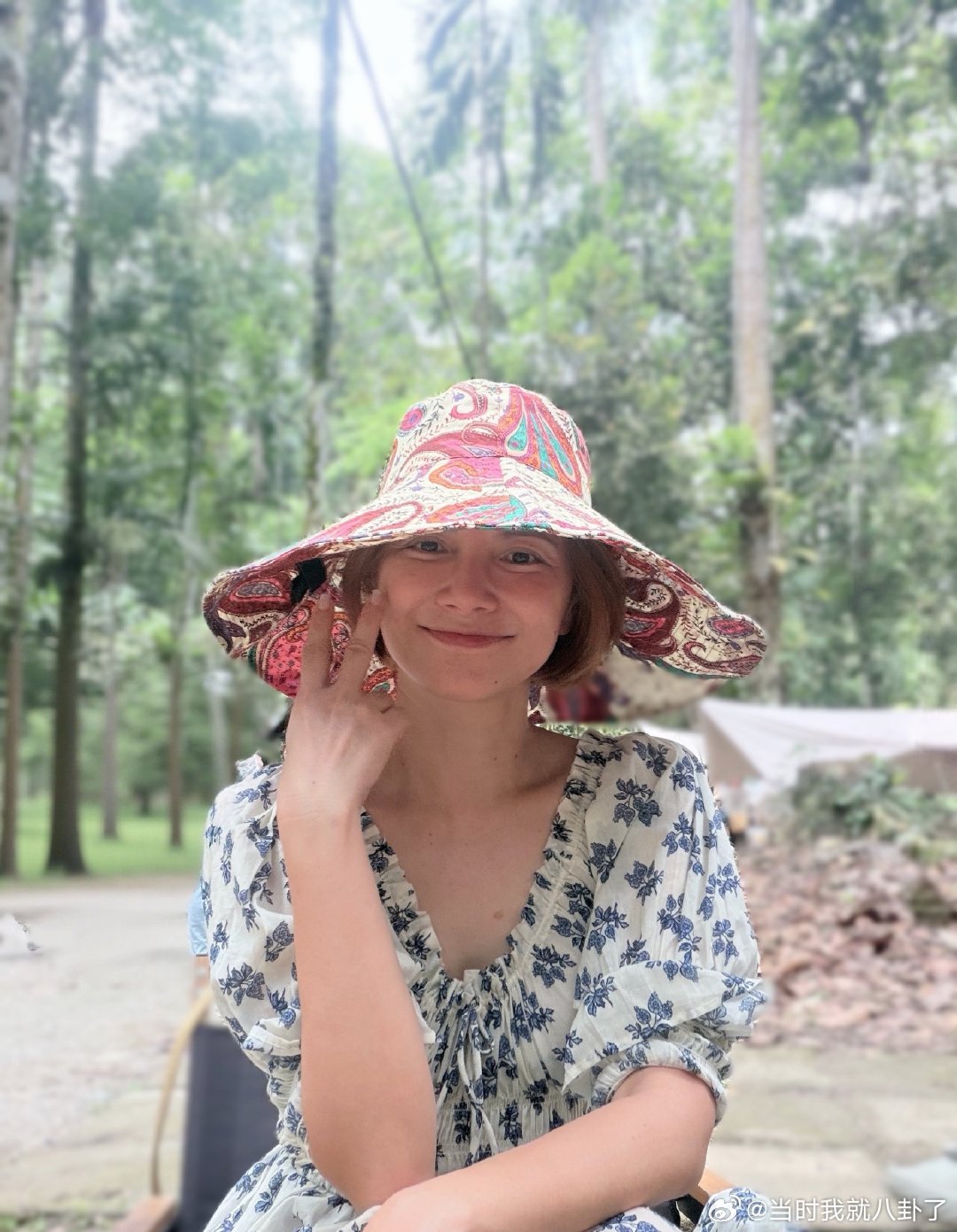 李心洁李小冉 棕榈树下的女人两位姐姐的友情看的太令人羡慕了，细水长流的感情最是珍