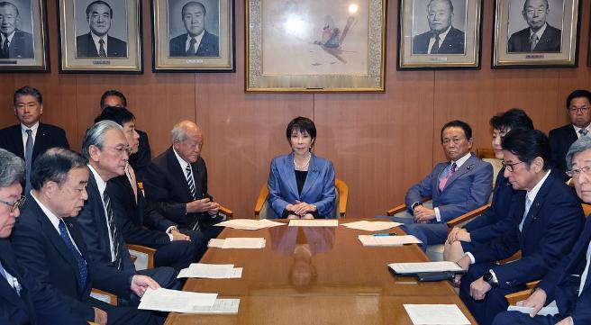 日本对中国的所有强硬，今天被本国议员一句话判了死刑：北方四岛你为什么不去要？
