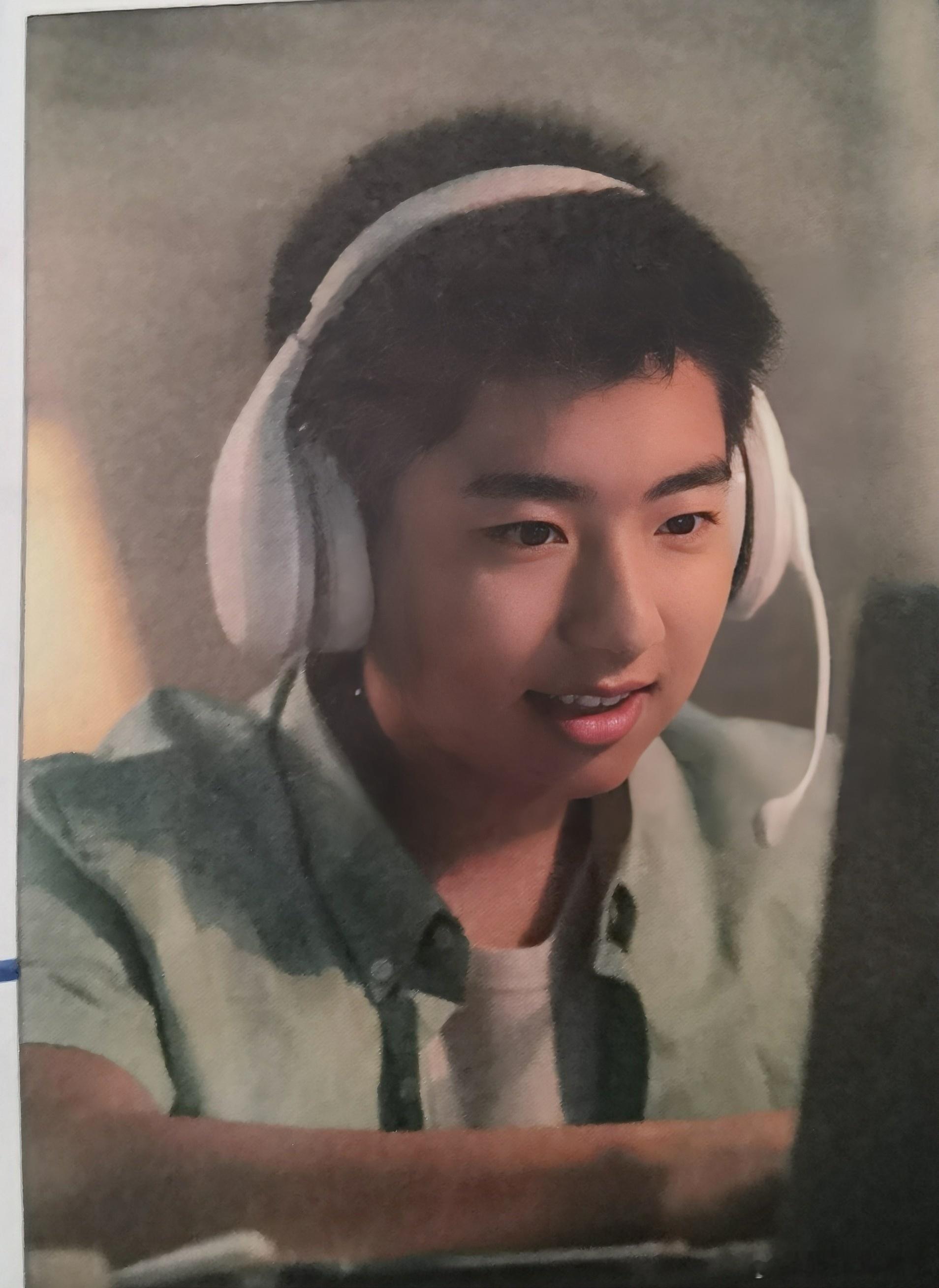可以说吗，像六代男团一个人的胖版 ​​​