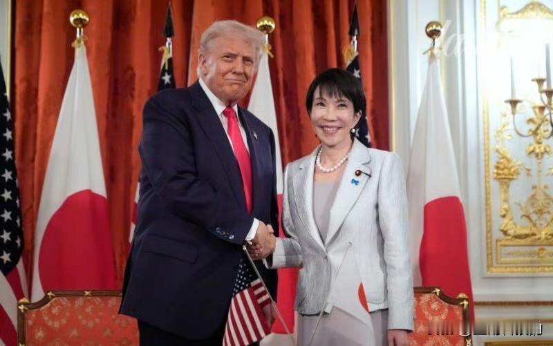 高市早苗是怎么样的女人？我们不妨说得实在点。

村里有户人家，明明自己祖上也有过