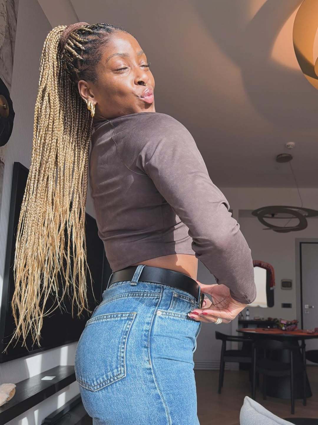 塞拉养伤的心情也是美好的！ 