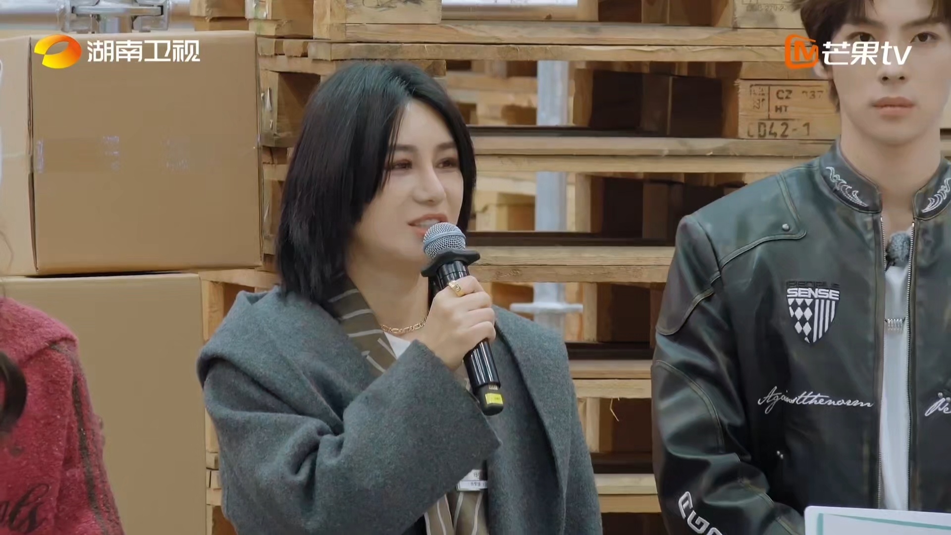 尚雯婕展示大女主格局从舞台到团队，尚雯婕尽显开阔格局。乘风舞台深耕文化输出，甘愿