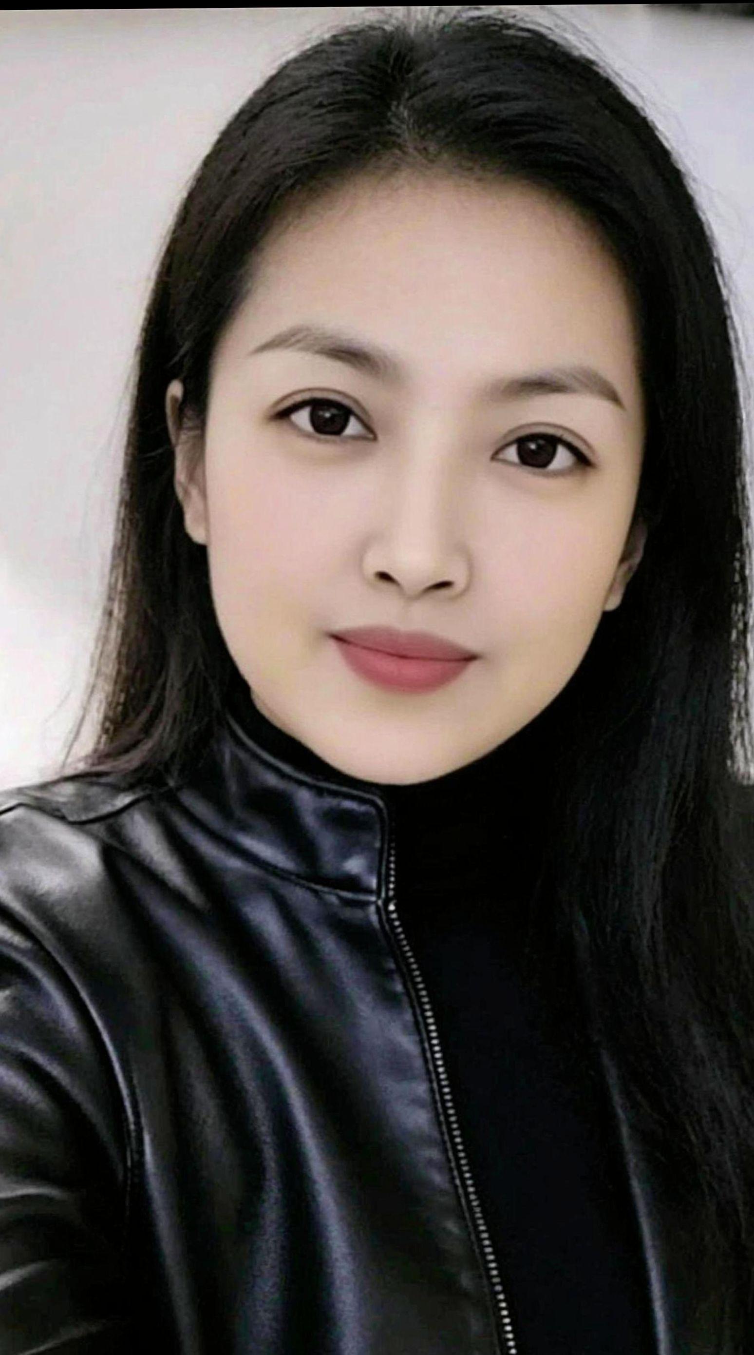 AI皮衣自拍  穿搭