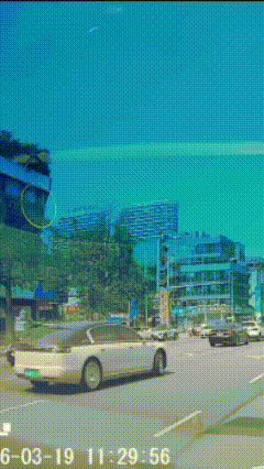 这是大米车吧？
车主形象经此一役更加深入人心了。
3月19日上午11点半，卧龙碰