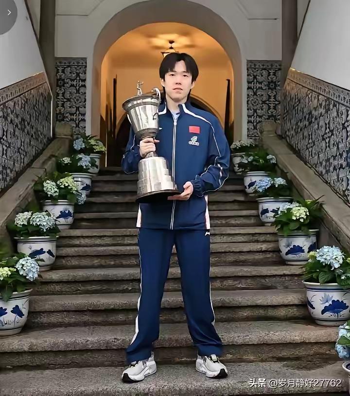 王楚钦配得上这个冠军！本届世界杯开战不久，我便写下《王楚钦有王者之气，本届世界杯